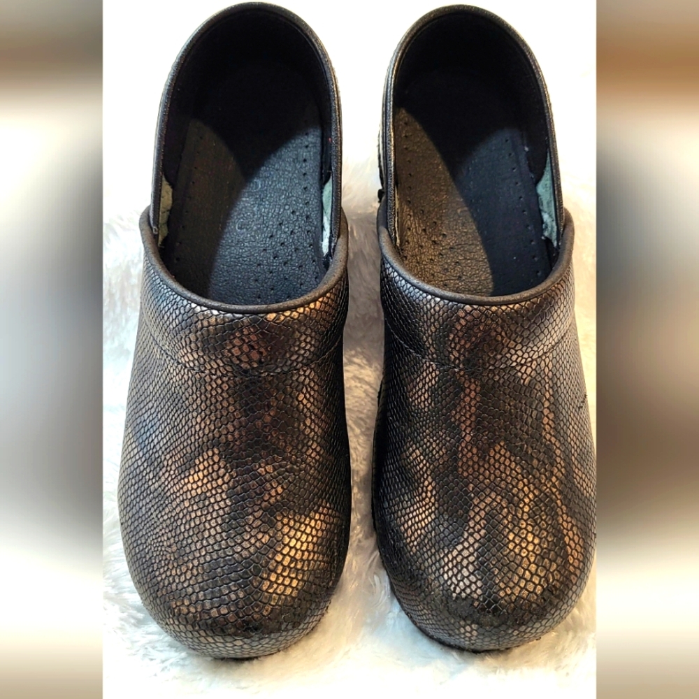 Sanitas clogs.